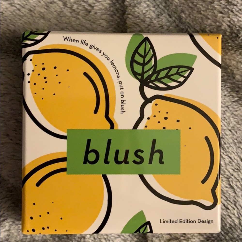 Blush - Picture 5 of 8